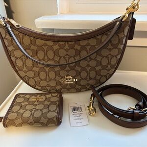 ❌ SOLD ❌ Coach Aria Shoulder Bag Khaki Saddle with Match Wallet